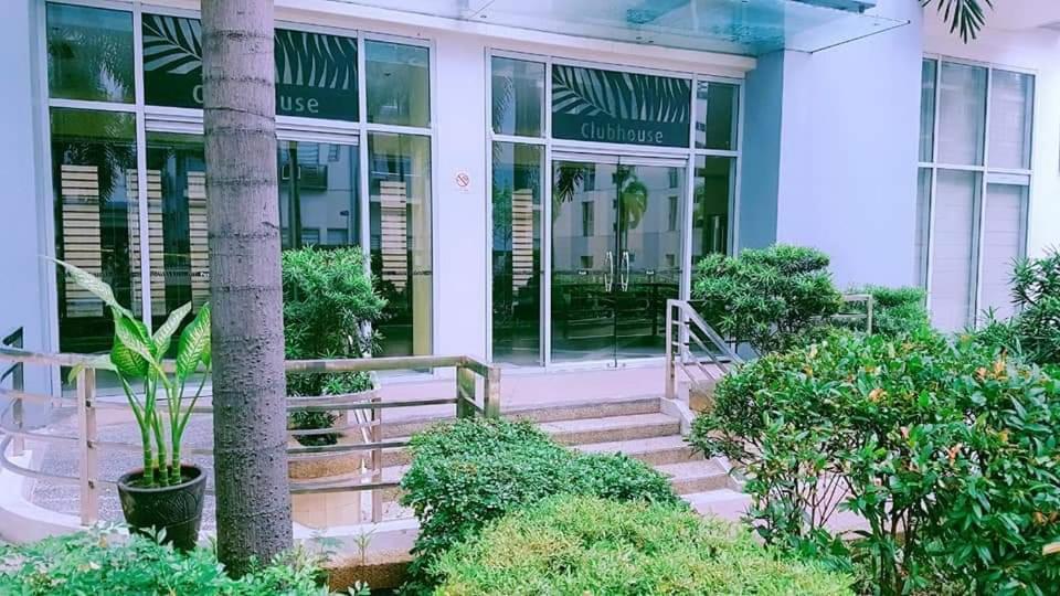 One Palm Tree Villas Condo Across Naia Terminal 3 มะนิลา ภายนอก รูปภาพ